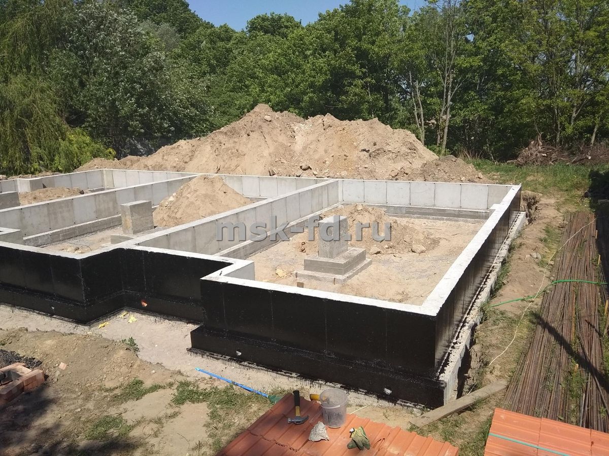 Устройство ленточного фундамента под двухэтажный дом