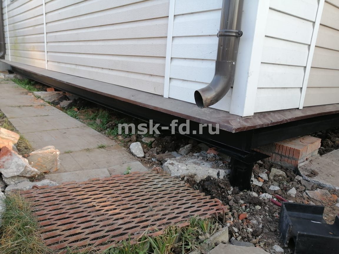 Реконструкция фундамента дома 6 на 6 винтовыми сваями