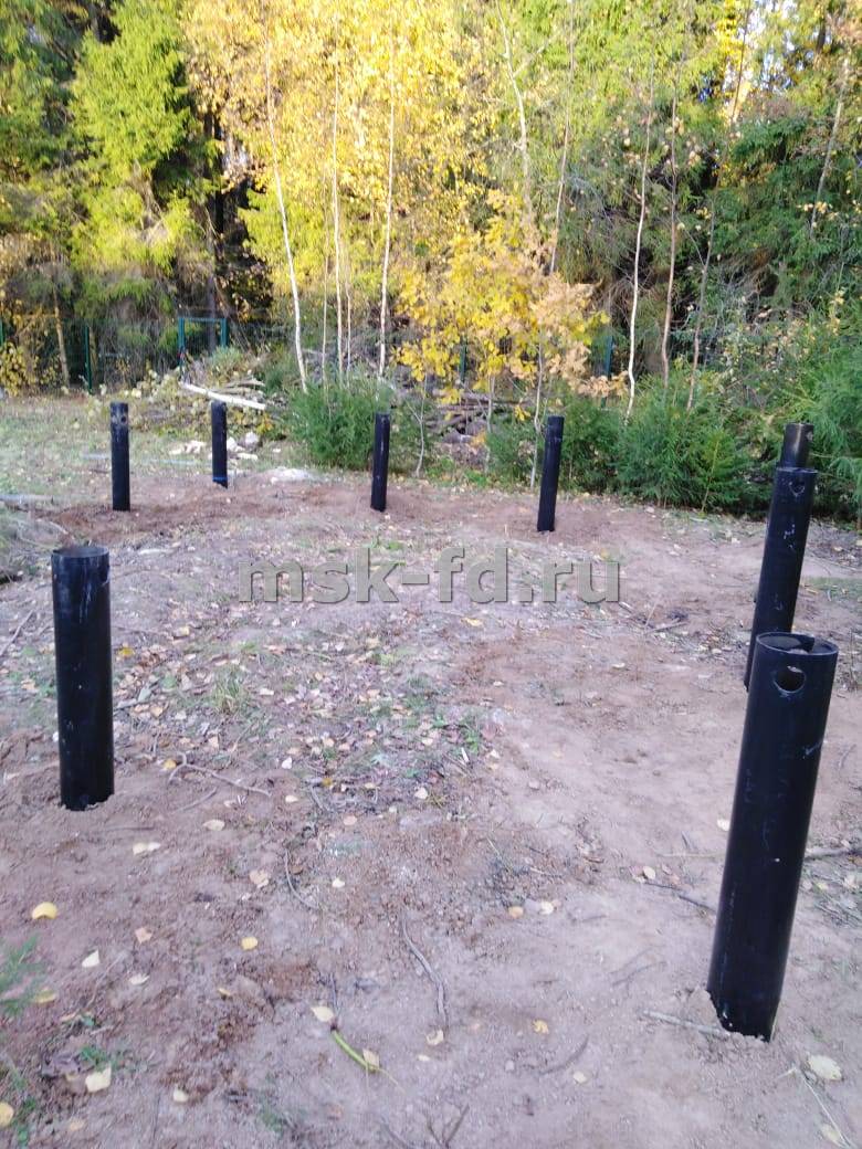 Монтаж винтовых свай 133х2,5 с оголовками 300х300 - 14 шт.